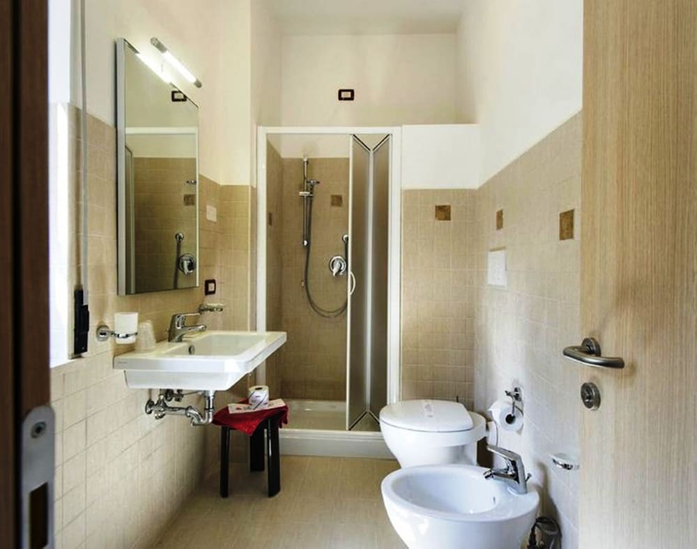 Classic Double or Twin Room, City View photo 3