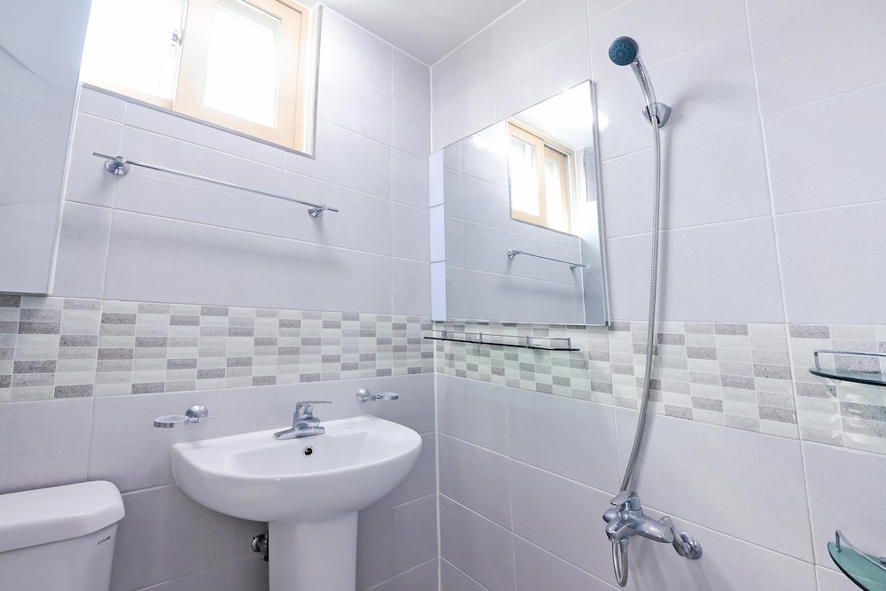 Basic Room, 1 Bedroom (301) - Photo 4
