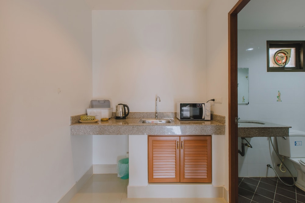 Triple studio kitchenette with balcony - Photo 11