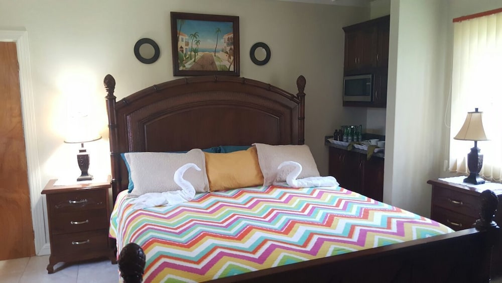 Standard Room, 1 King Bed