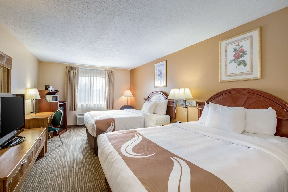 Standard Room, 2 Double Beds, Non Smoking - Photo 1