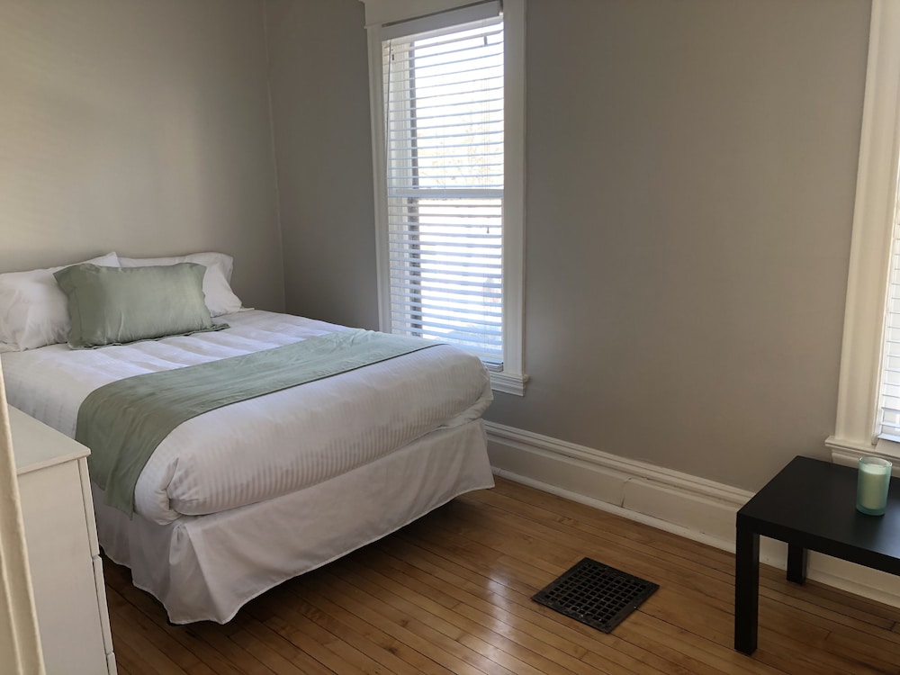 City Townhome, 4 Bedrooms photo 3