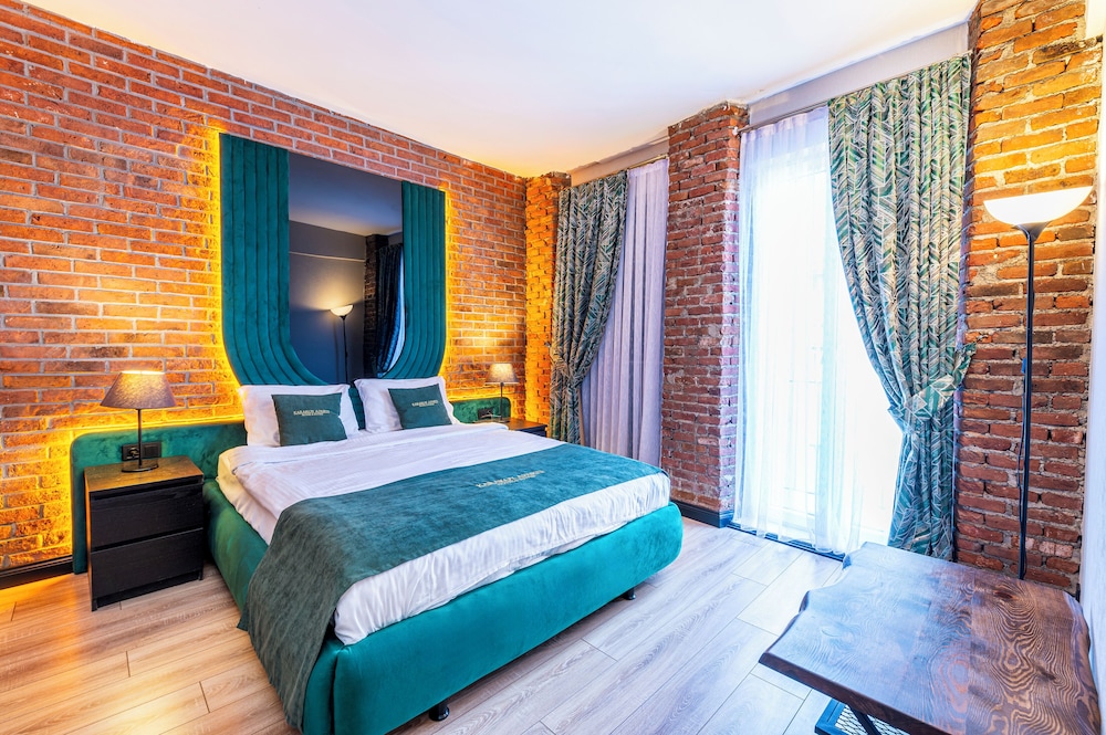 Deluxe Suite photo 3