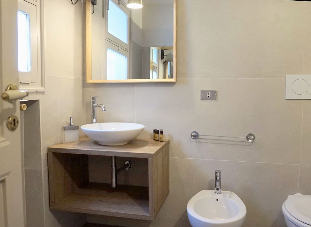 Classic Double Room - Photo 11