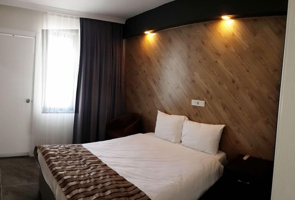 Standard Double or Twin Room photo 1