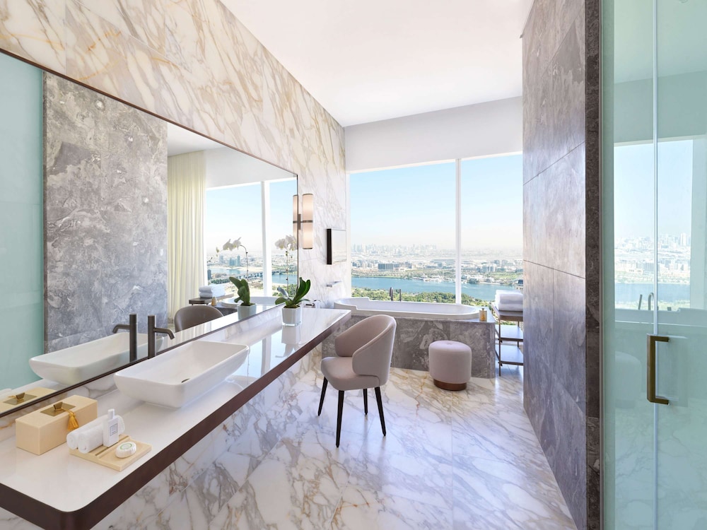 Ambassador Suite, 2 King Bedrooms, Living Room, High Floor (Club Lounge Access) thumbnail 5