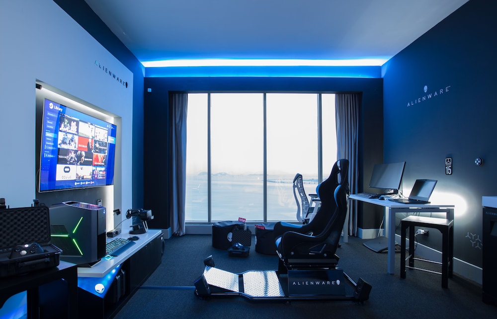 Master King Suite with Ocean View thumbnail 6