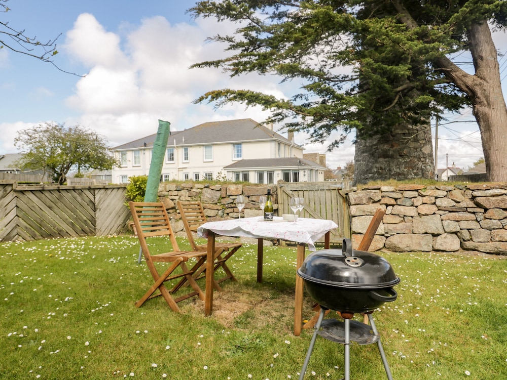 Cottage photo 1