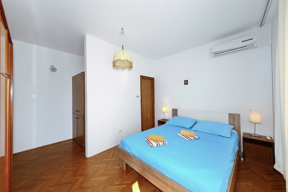 Apartment, Multiple Beds