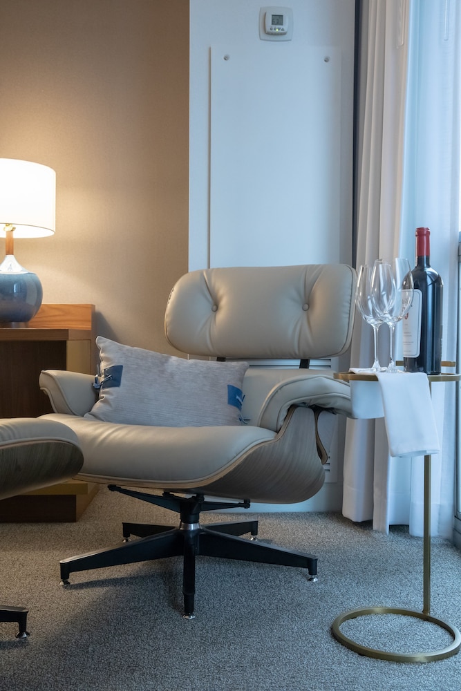 Deluxe Room, 1 King Bed