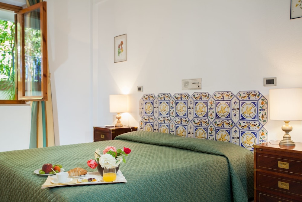 Standard Room, Balcony, Mountain View - Photo 3