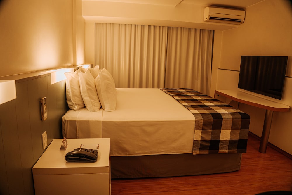 Standard Twin Room - Photo 1