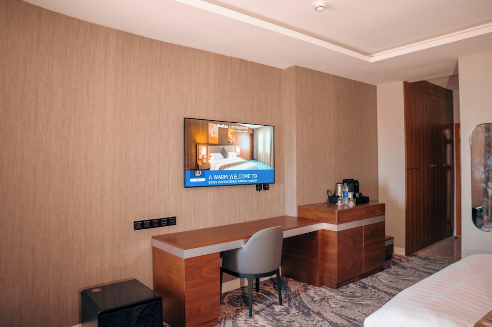 Deluxe Double Room, City View