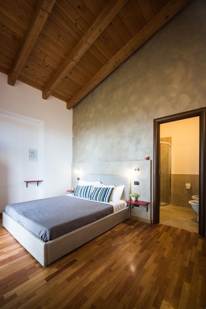 Premium Twin Room, Ensuite, Lake View (Gelsomino) photo 3
