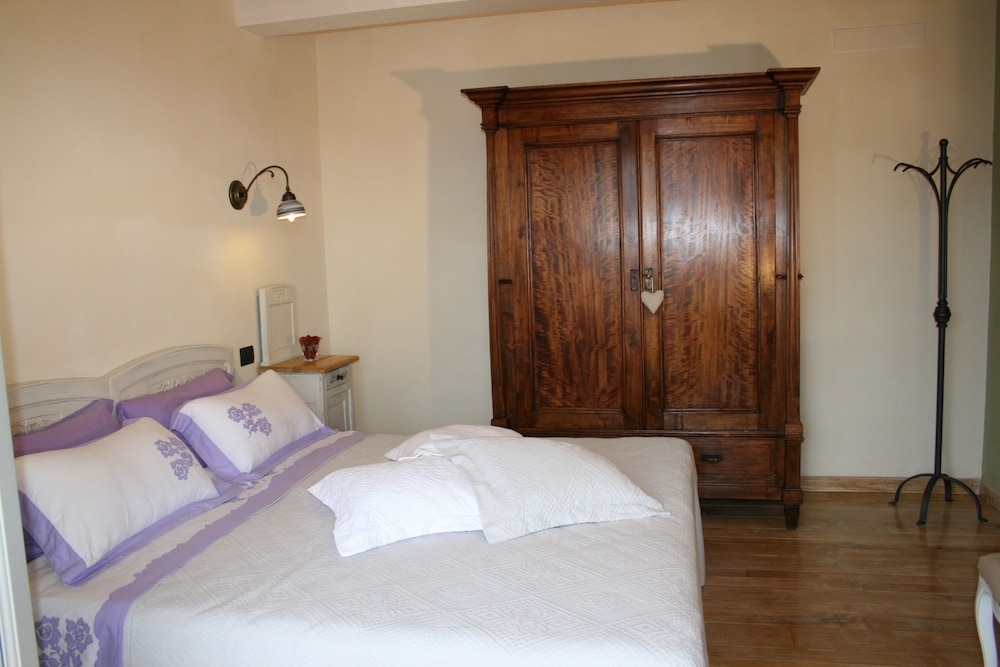 Double or Twin Room, Garden View