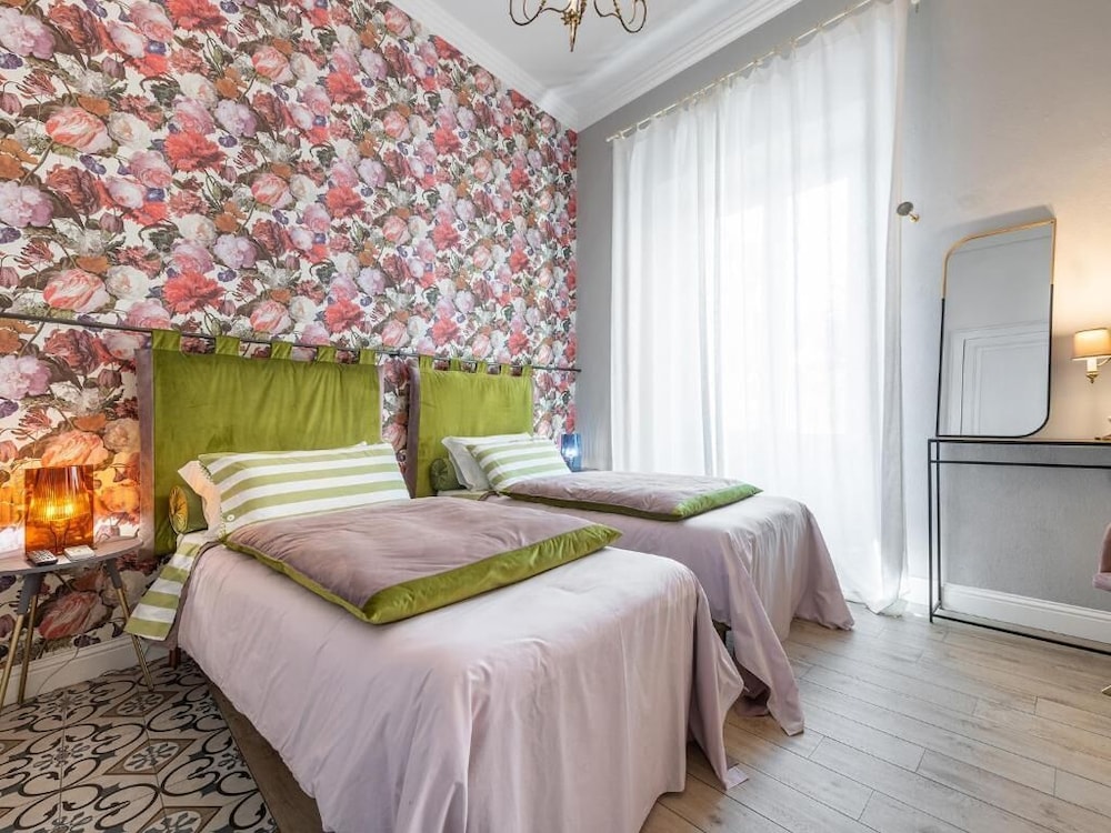 Junior Twin Room, City View