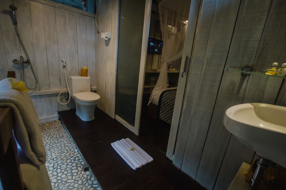 Standard Double Room - Photo 12
