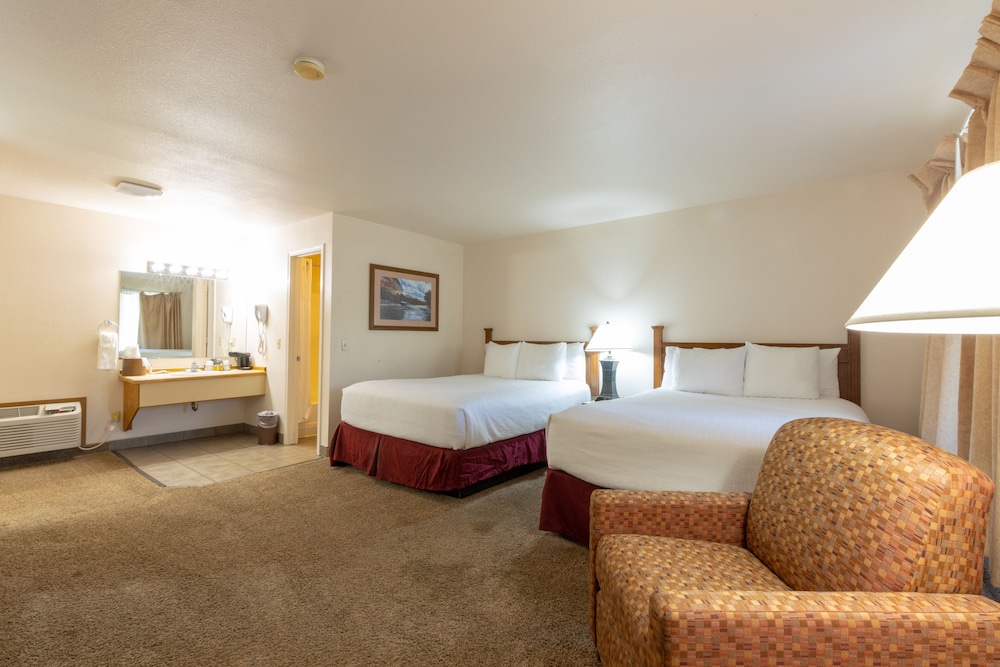 Room, 2 Queen Beds photo 1
