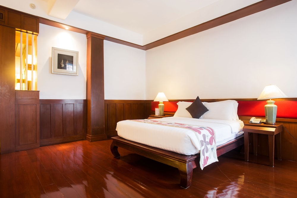 Deluxe Room, Pool Access - Photo 4