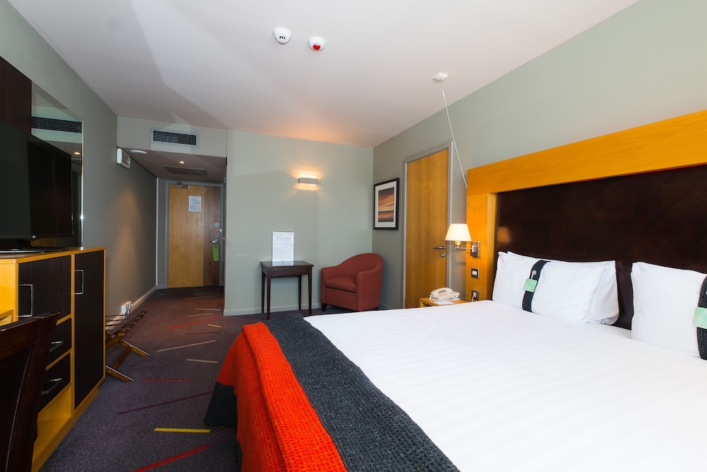 Standard Room, 1 King Bed with Sofa bed - Photo 2