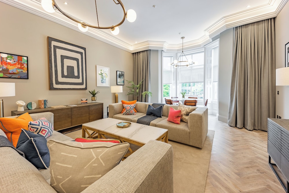 Deluxe 2-Bedroom Apartment - 2 bedrooms (1 King or 2 Singles)
