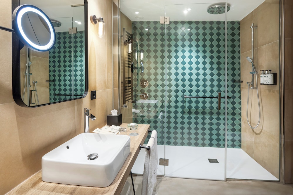 Deluxe Room (Spa Access) - Photo 5
