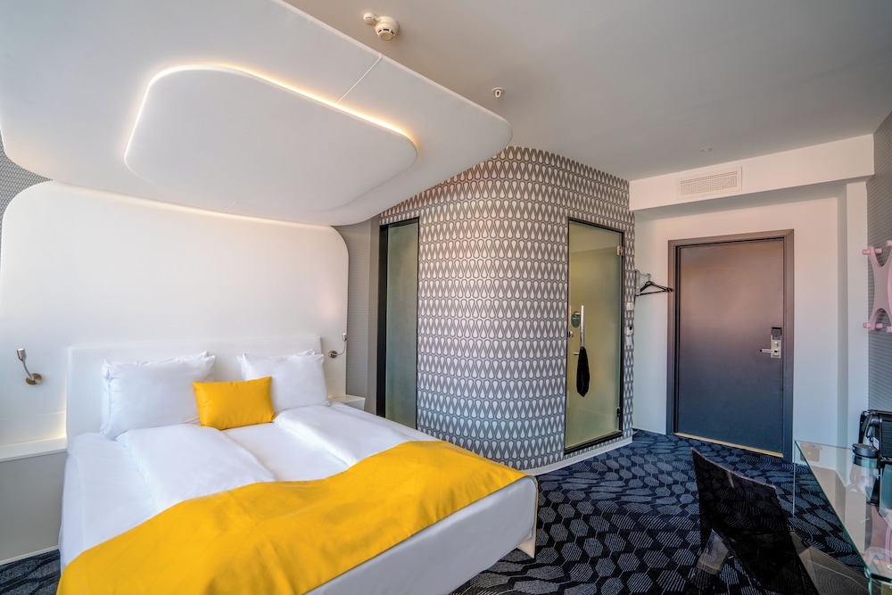 Superior Double Room, City View photo 2