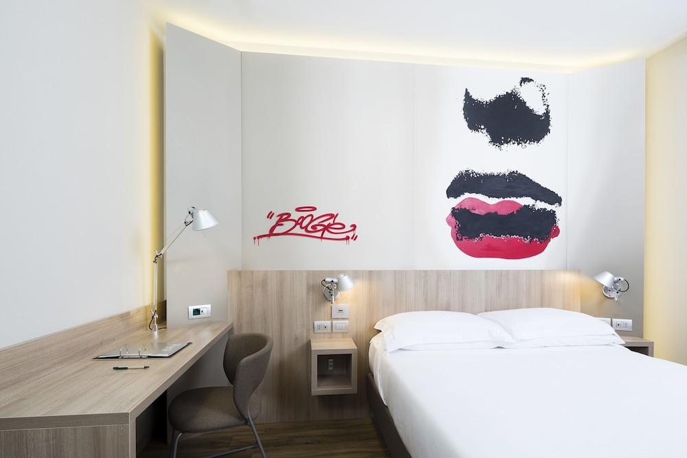 Comfort Room, 1 King Bed, Non Smoking - Photo 8