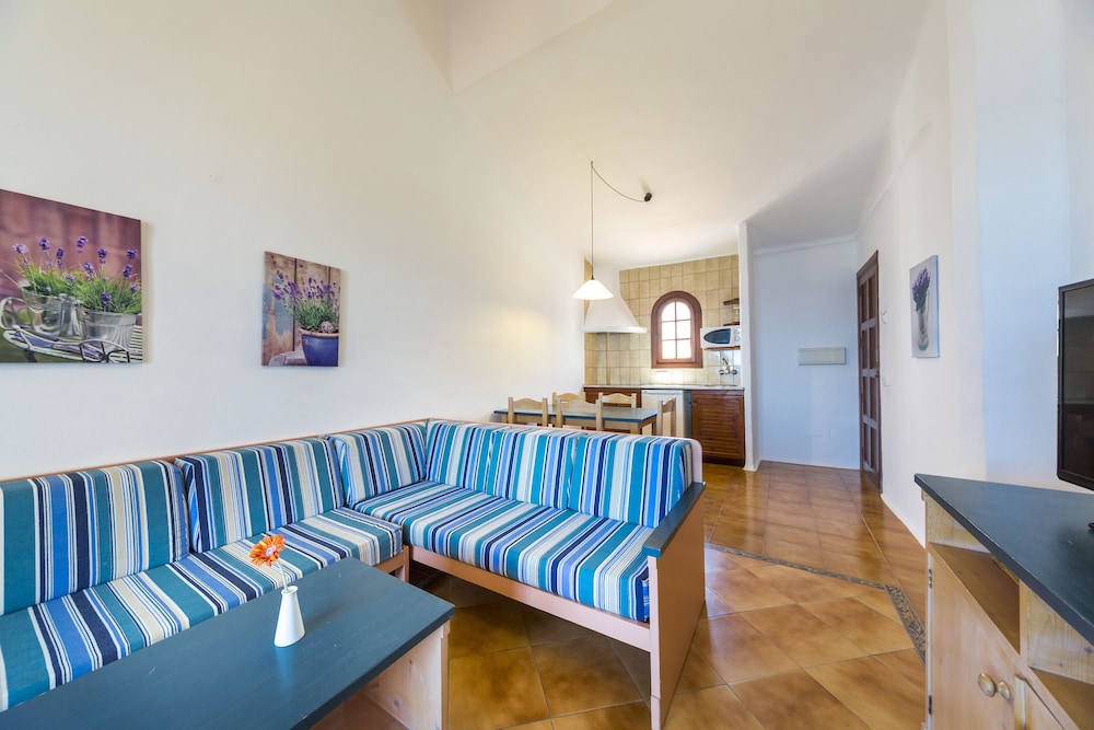 Apartment, 3 Bedrooms, Balcony photo 2