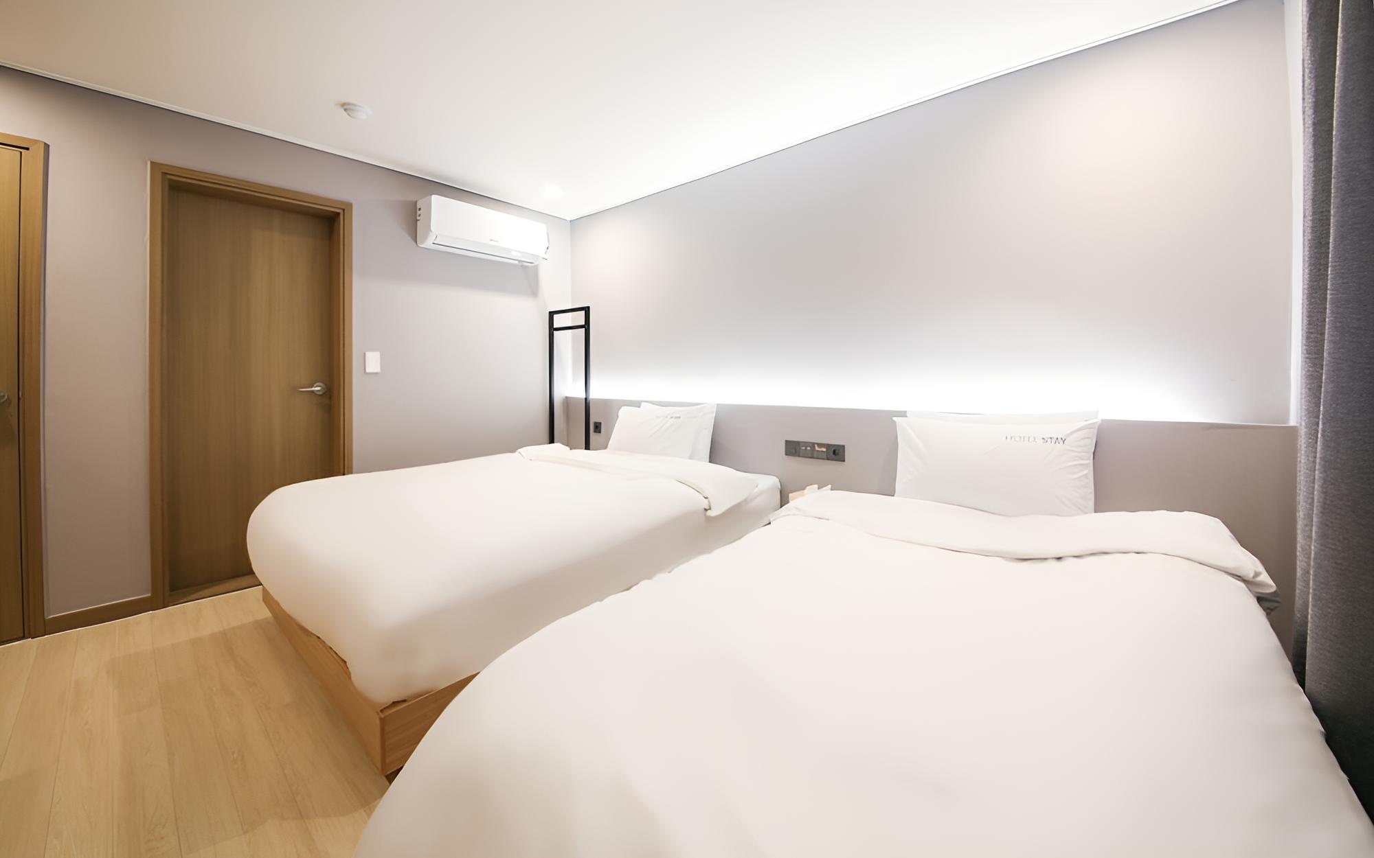 Room (Deluxe Twin (Duck Down Bedding) (4KUH) - Photo 9