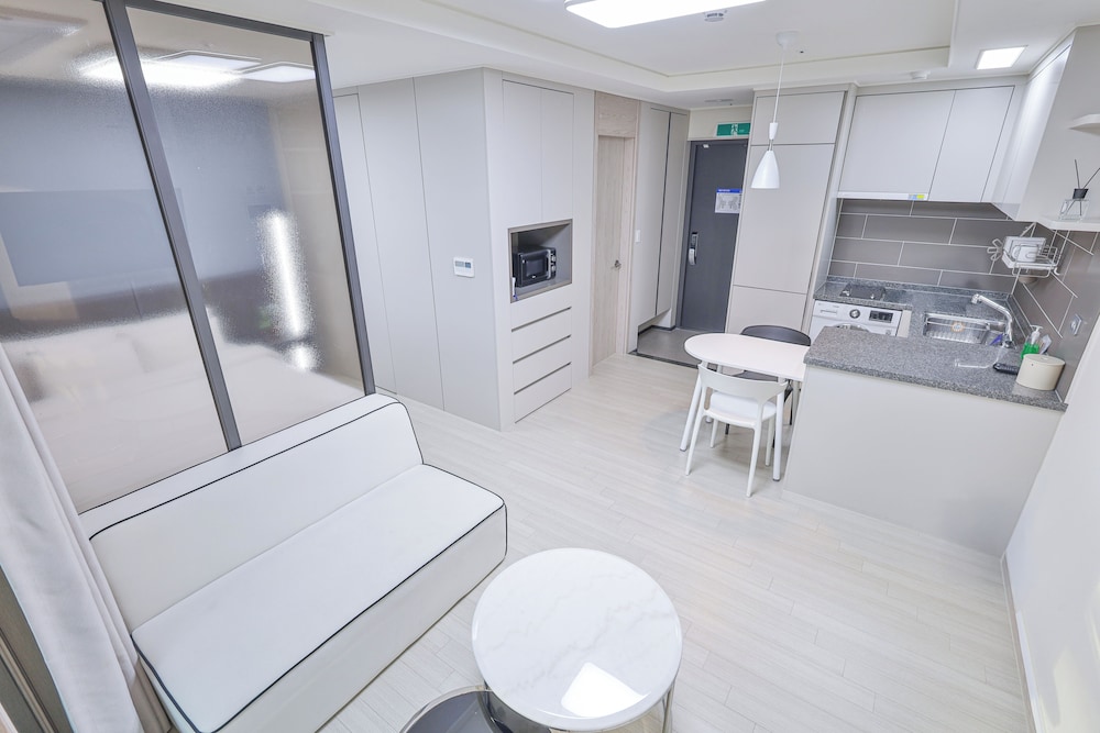 Deluxe Partition Room - Photo 3