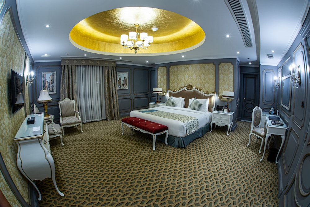 Royal Suite photo 2