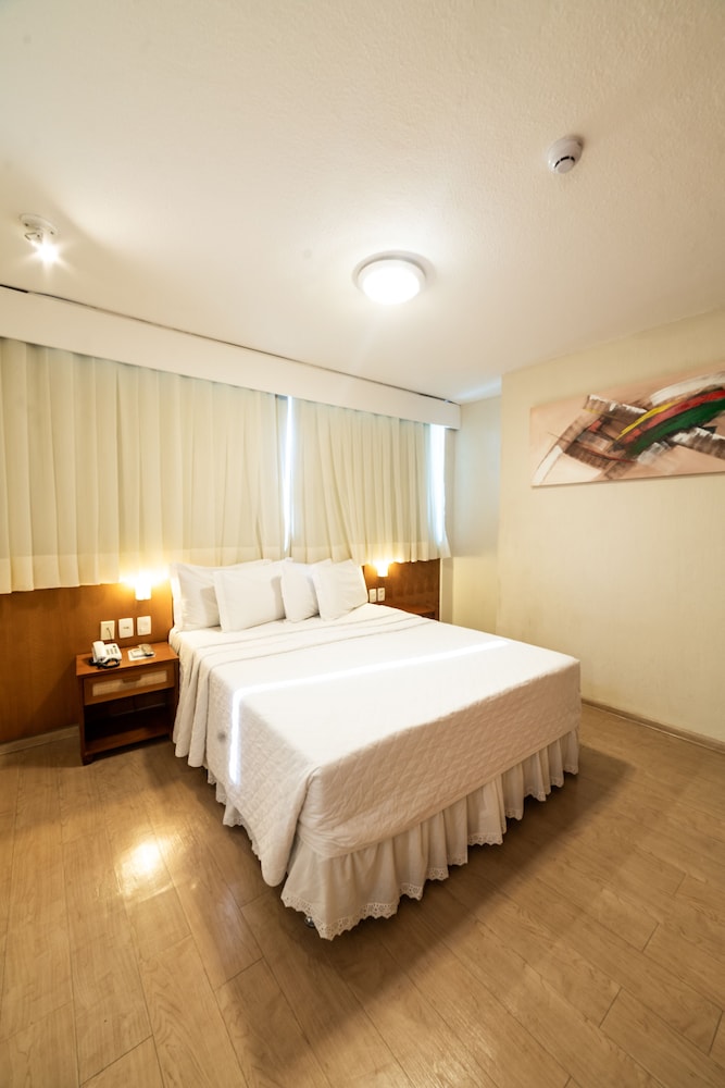 Suite - Photo 7