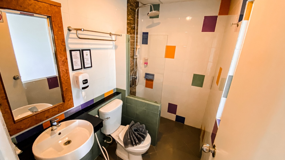 Standard Twin Room, 1 Bedroom, Non Smoking photo 3