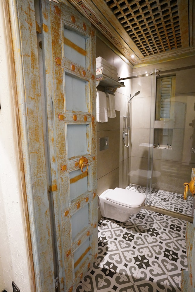 Executive Room - Photo 2