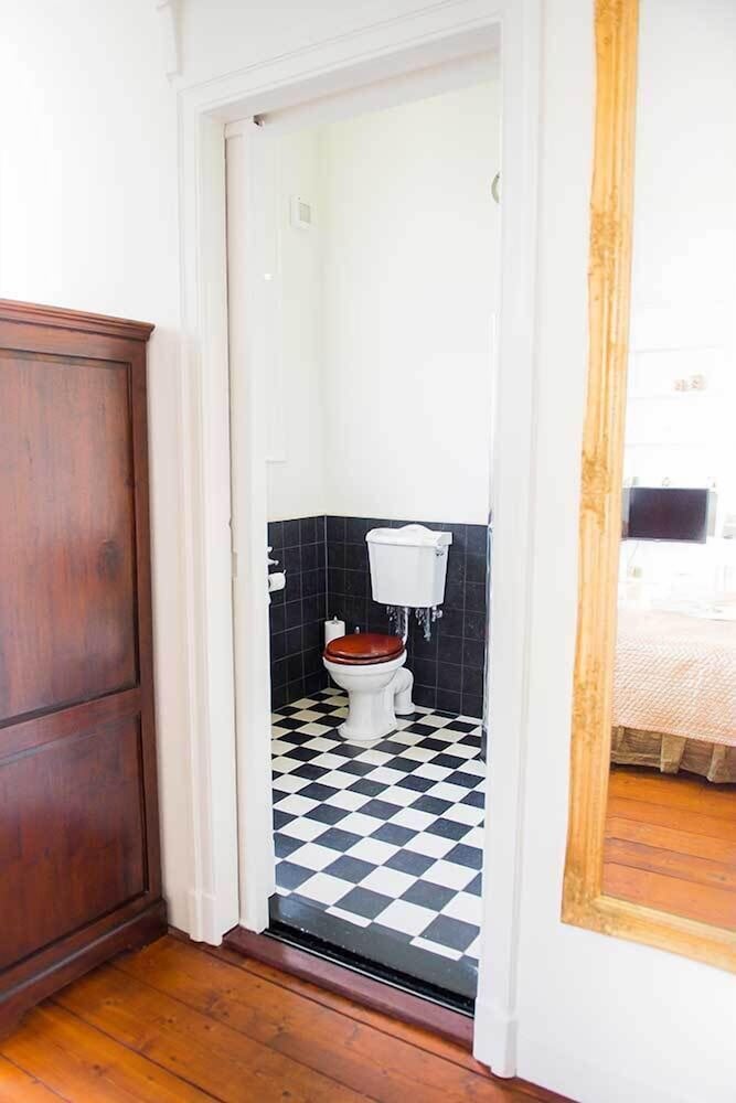 Deluxe Double Room, 1 Queen Bed, Private Bathroom, Garden View photo 3