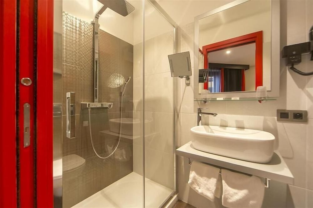 Double Room - Photo 5