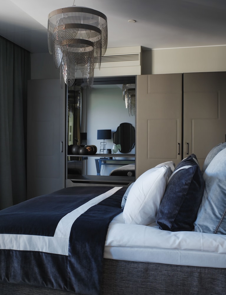 Suite (Non Smoking)