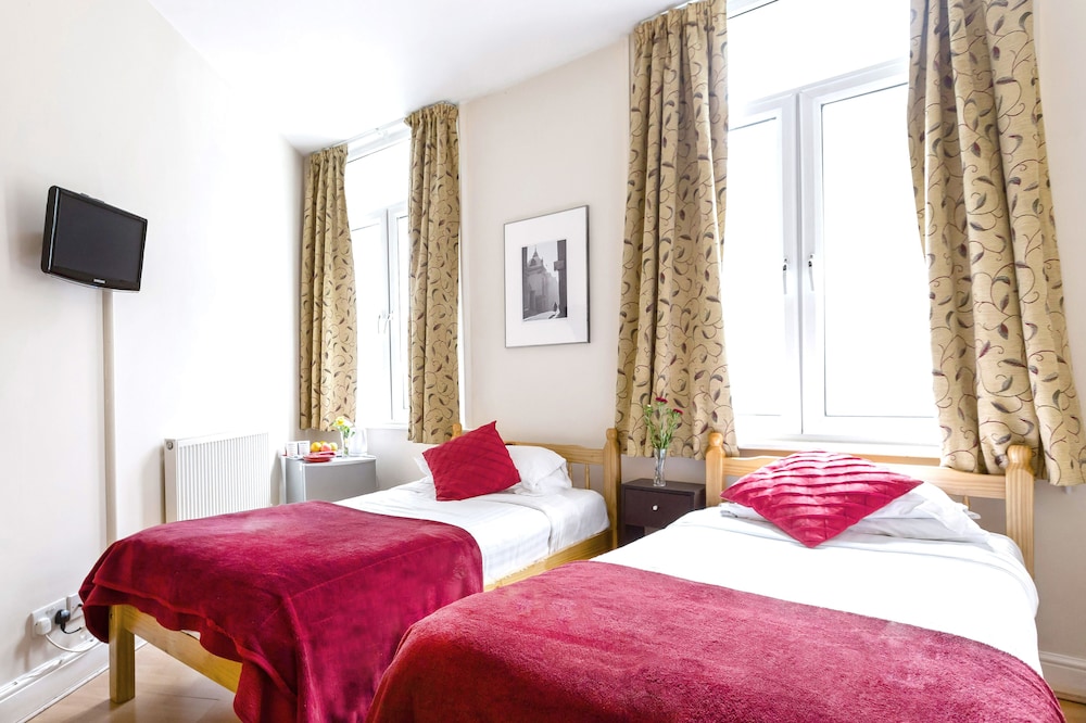 Twin Room, Ensuite photo 3