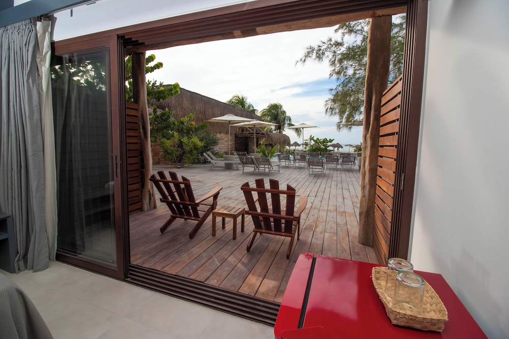 OCEAN FRONT - Photo 4