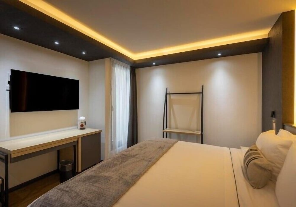 Interior Single Room - Pyramid Tower photo 3