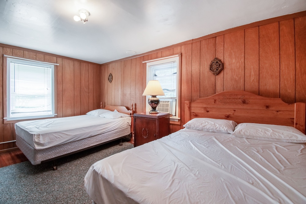 Cabin, 4 Bedrooms, Non Smoking, Kitchen (Linens Not Provided) photo 1