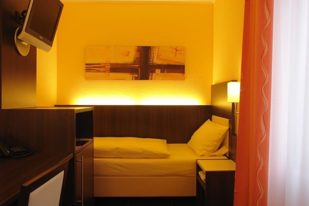Basic Single Room photo 1