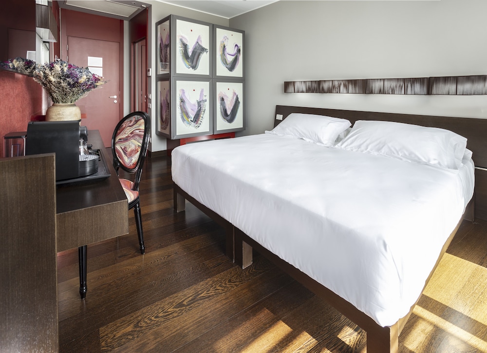 Superior Double or Twin Room photo 1