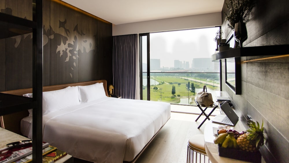 Premium Cotai Balcony King Room photo 1