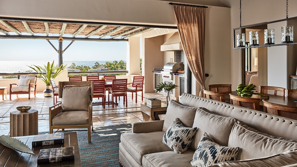 Villa, 4 habitaciones, jacuzzi, vista parcial al mar