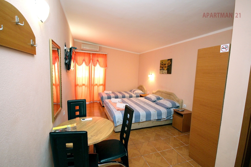 Standard Twin Room, 2 Twin Beds, Private Bathroom, Mountain View photo 3