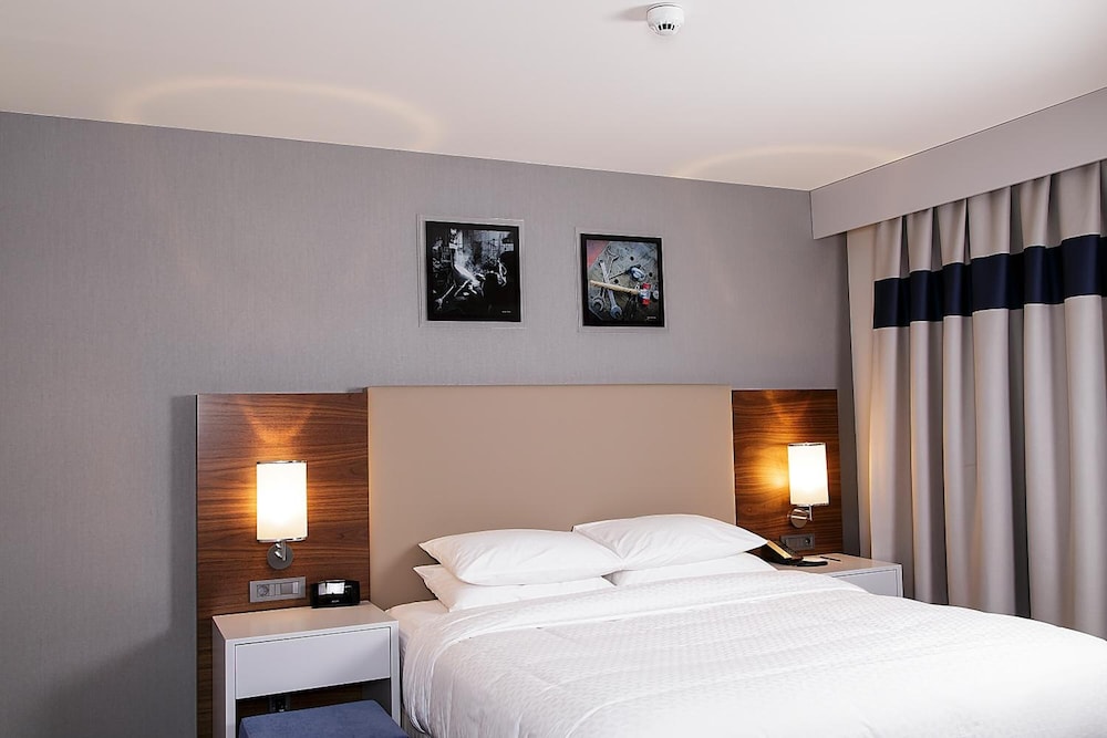 Superior Double or Twin Room photo 2