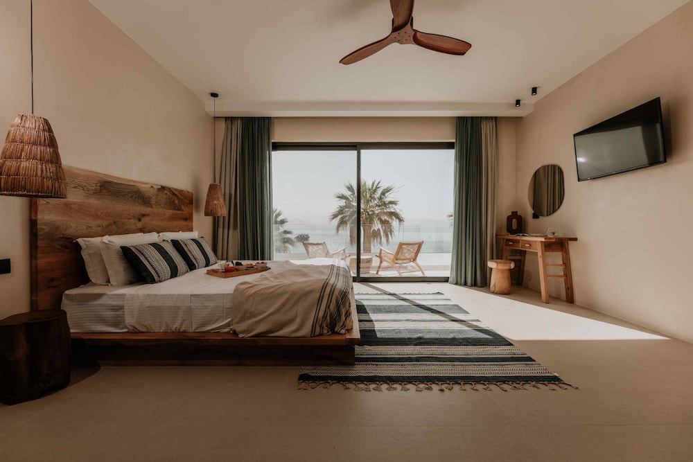 Superior Suite, Sea View photo 3