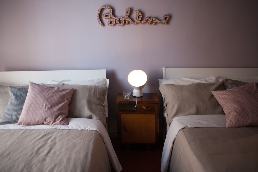 City Room photo 3
